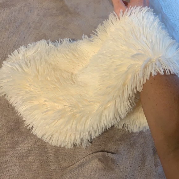 Single loop fluffy scarf - Picture 2 of 4